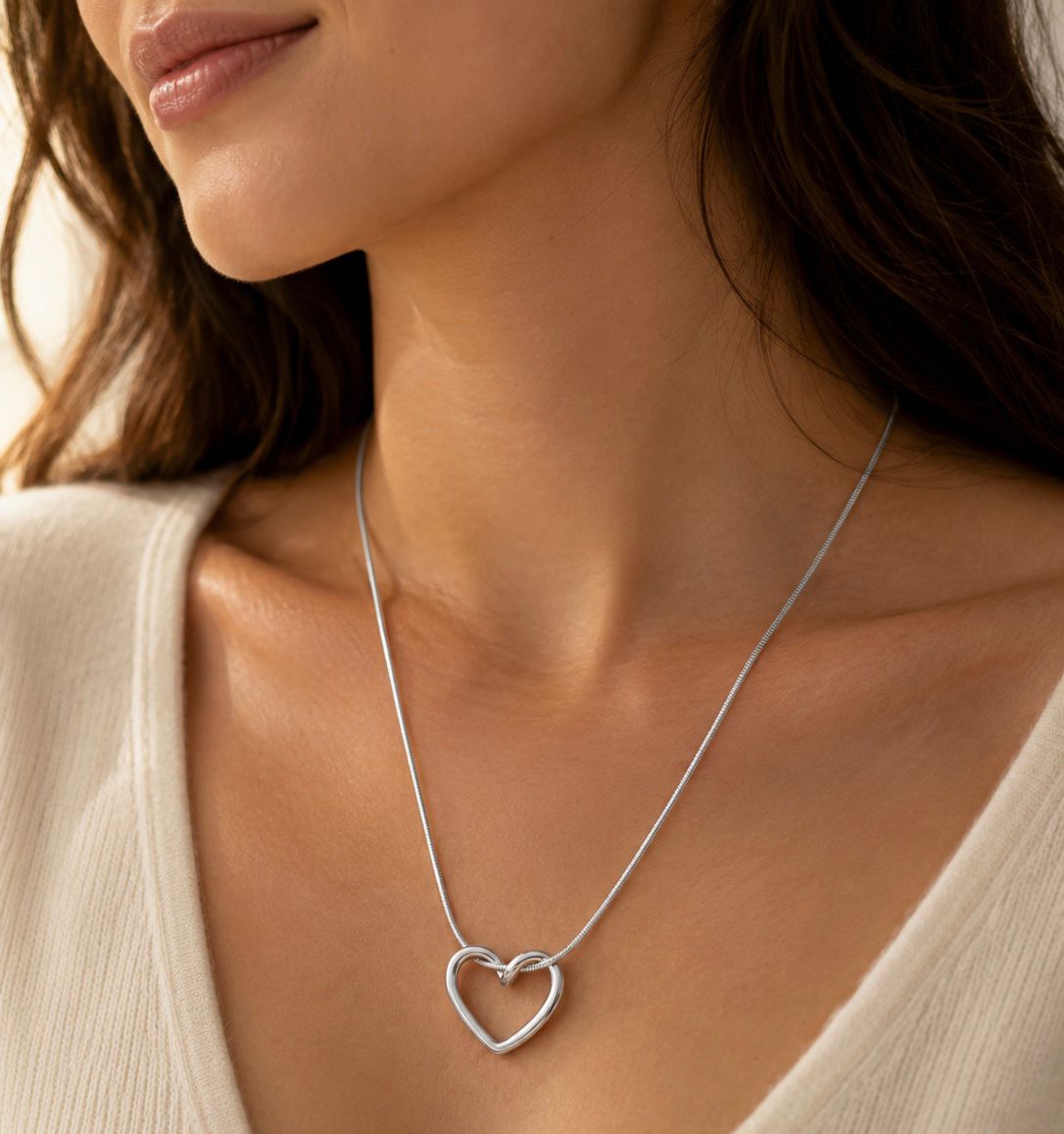 Silver Heart Pendant Necklace – Elegant Minimalist Love Necklace