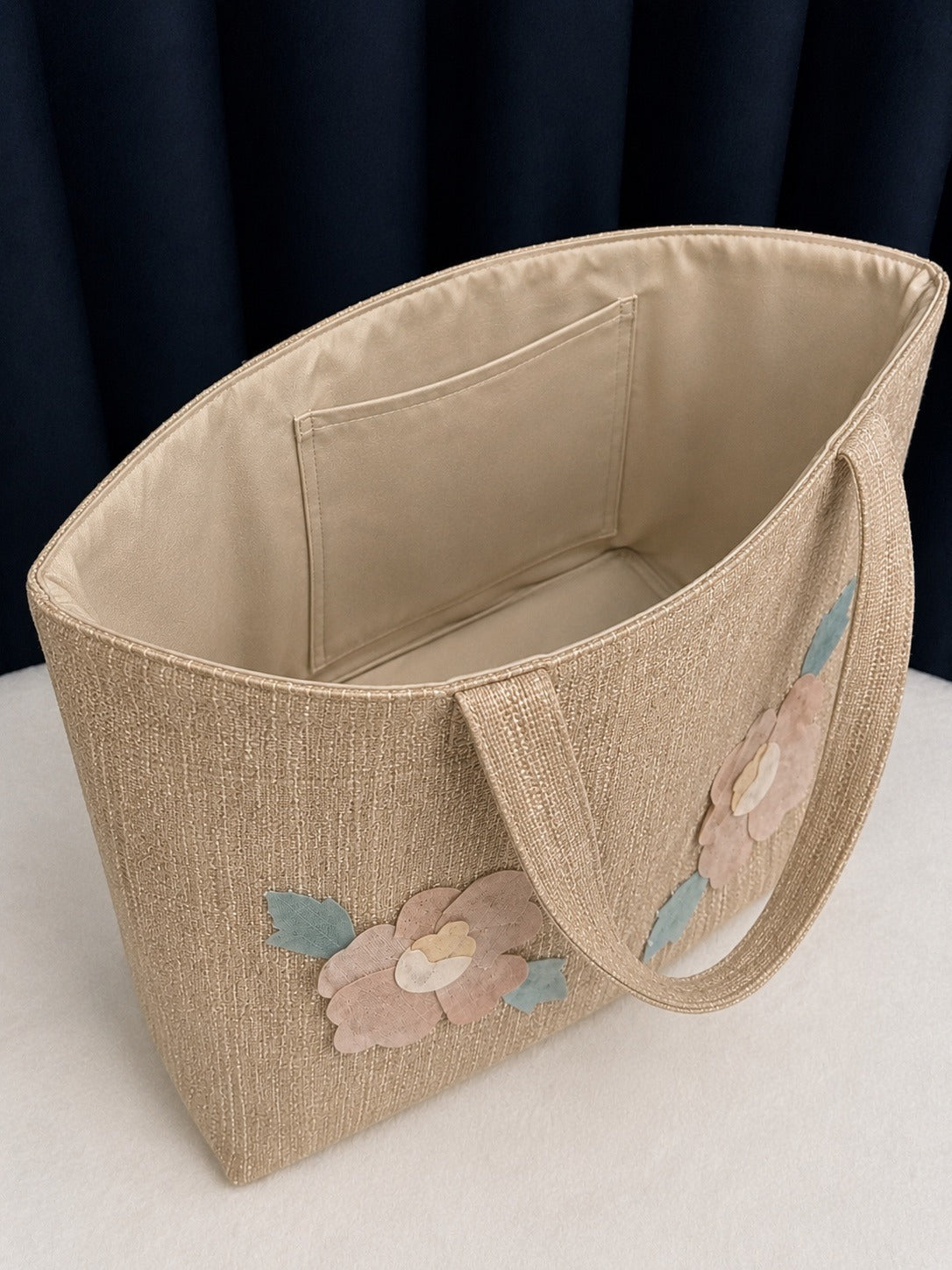 Bloom Essentials - Set Interior View